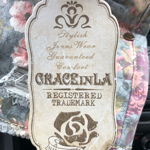 NWT Floral Jean Shorts - Picture 4 of 7